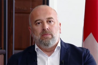 zviad-SalamberiZe-opoziciaze-Tu-aqvT-survili-ganagrZon-isev-Cveni-qveynis-farglebs-gareT-wanwali-sabolood-Cven-rogorc-aqamde-gavatarebT-mxolod-da-mxolod-Cveni-da-Cveni-moqalaqeebis-interess