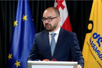grigol-gegelia-qalbatoni-gabartis-gancxadeba-Sida-politikuri-debatia-amerikis-Sida-politikaSi-arasdros-arcerTi-formiT-CaverTvebi