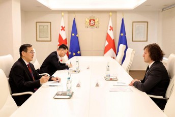 premier-ministri-irakli-kobaxiZe-CineTis-elCs-Sexvda