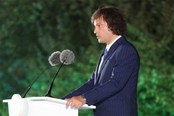 irakli-kobaxiZis-sityviT-gamosvla-Tbilisis-sakrebulos-maJoritarobis-kandidatebis-wardgenaze