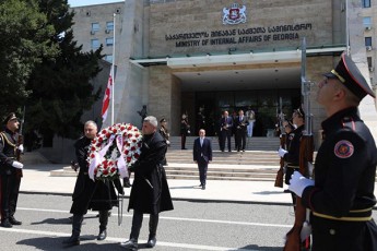 geka-gelaZem-2008-wlis-agvistos-saomari-moqmedebebis-dros-samsaxurebrivi-movaleobis-Sesrulebisas-daRupuli-policielebis-memoriali-gvirgviniT-Seamko