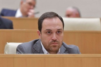 giorgi-gabunia-giorgi-gaxaria-qarTul-politikaSi-dasrulebulia-aseve-faqtobrivad-daSlilia-misi-partia-qarTul-sazogadoebas-es-adamianebi-aRar-ainteresebs