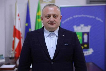givi-modebaZe-bevri-infrastruqturuli-proeqtis-gakeTeba-SevZeliT-gakeTda-qalaqSi-24-saaTiani-wyalmomarageba-viwyebT-axali-turistuli-adgilebis-Seqmnas