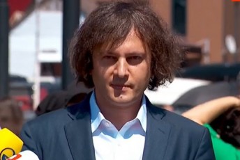 irakli-kobaxiZe-moldova-aris-gamocxadebuli-axal-demokratiis-Suqurad-iseve-rogorc-Tavis-droze-iyo-gamocxadebuli-saakaSvilis-xelisufleba