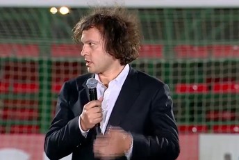 irakli-kobaxiZe-xeli-moewera-gankargulebebs-romelic-iTvaliswinebs-ramdenime-aTeuli-safexburTo-centris-Seqmnas-mTeli-qveynis-masStabiT