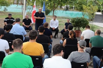 bolnisis-merobis-kandidati-qarTuli-ocnebidan-zamur-WiTanava-axalgazrdebs-Sexvda