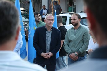 mamuka-gelaSvili-aqtiurad-vagrZeleb-winasaarCevno-kampaniis-farglebSi-mosaxleobasTan-Sexvedrebs-amjerad-Wobisxevis-da-larebis-mcxovreblebs-Sevxvdi