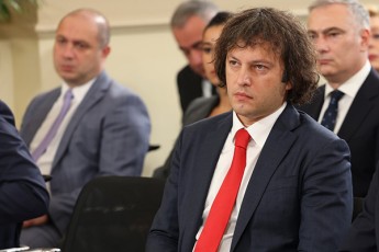 irakli-kobaxiZe-batoni-anitas-da-misi-davalebis-mimcemebis-martivad-gasaSifr-gegmebs-ar-uweria-ganxorcieleba
