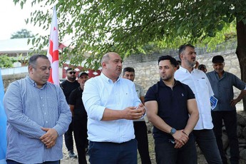 bolnisis-merobis-kandidati-qarTuli-ocnebidan-zamur-WiTanava-mosaxleobasTan-Sexvedrebs-ganagrZobs