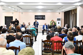 zaqaria-wiklaurma-WiWinaZis-quCis-mcxovreblebTan-Sexvedra-gamarTa