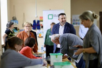 qveynis-masStabiT-207-saarCevno-ubanze-imitirebuli-kenWisyra-Catarda