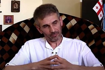 badri-gogia-gavrcelebul-kadrebze--wiTel-rkalSi-TavmoniSnuli-muqpaltoiani-adamiani-var-me-da-ara-batoni-biZina-ivaniSvili
