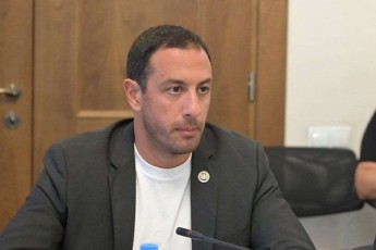 zuka-rurua-britaneTis-saelCoSi-imyofeboda-opoziciis-ramdenime-warmomadgeneli-rac-pirdapir-miuTiTebs-imas-rom-sruliad-ganadgurebulia-opoziciuri-speqtri
