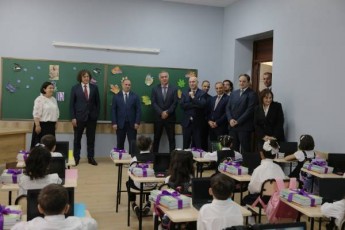 premier-ministri-baTumSi-ganaxlebul-N7-sajaro-skolaSi-imyofeboda