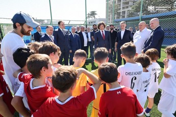 premier-ministri-irakli-kobaxiZe-qobuleTSi-Cele-arenas-moednebis-reabilitaciis-process-gaecno