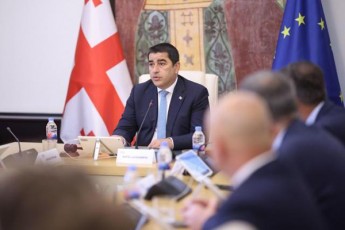 uprecedento-odenobis-fulis-gaTeTrebis-saqme---ra-sasjeli-emuqreba-damnaSaves-da-rogoria-politikuri-Sefasebebi