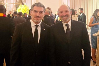 mixeil-yavelaSvili-aSS-is-prezidentis-donald-trampis-saxeliT-gamarTul-vaxSamze-aSS-is-vaWrobis-mdivans-hovard-lutniks-Sevxvdi-Cvens-Soris-komunikacia-iyo-megobruli