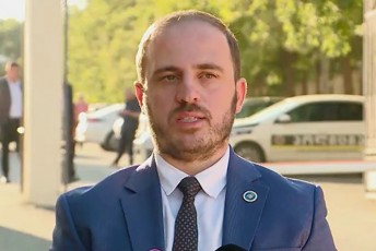 dasturdeba-rom-gela-uZilaurma-levan-jangvelaZis-mkvleloba-Caidina-SekveTiT-da-angarebiT---sasamarTloSi-uZilauris-saqmis-ganxilva-grZeldeba