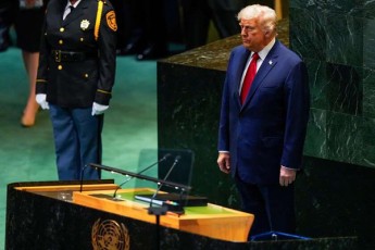 The-Washington-Post-TeTri-saxlis-maRalCinosnis-gancxadebiT-trampis-gaafTrebuli-ritorika-ruseTis-mimarT-molaparakebebis-taqtikaa-romelic-kremlze-zewolas-isaxavs-miznad