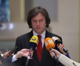 irakli-kobaxiZe---sakonstitucio-sasamarTloSi-oqtomberSi-Seva-Sesabamisi-sarCeli-yvela-im-partiis-arakonstituciurad-gamocxadebasTan-dakavSirebiT-romelic-moiazreba-koleqtiuri-nacmoZraobis-qveS