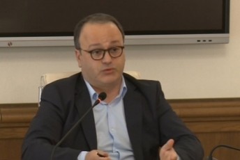 yofili-premier-ministris-mamuka-baxtaZis-aparatis-yofili-ufrosi-giorgi-WolaZe-Tbilisis-prokuraturaSi-gamokiTxvaze-imyofeba