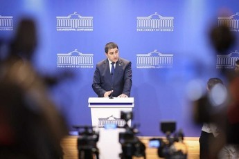 Salva-papuaSvili-es-kritika-ismoda-maSinac-rodesac-marjvenasaWiani-avtomobilebis-mkacri-regulacia-moxda