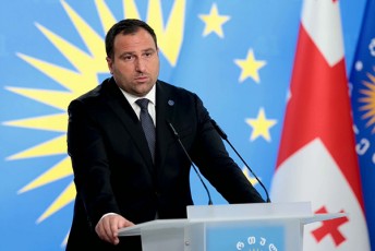 irakli-kircxalia-direqtivebiTa-da-mbrZanebluri-toniT-saubars-ar-miviRebT-da-es-aris-Cveni-sazogadoebis-dakveTa