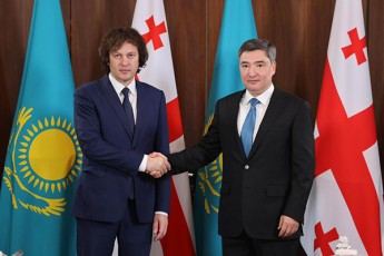saqarTvelos-premier-ministri-irakli-kobaxiZe-yazaxeTis-premier-ministr-olJas-bektenovs-Sexvda